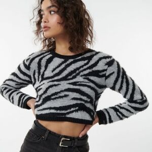 Garage Black Gray Zebra Stripe Fuzzy Eyelash Cropped Knit Sweater Size Small